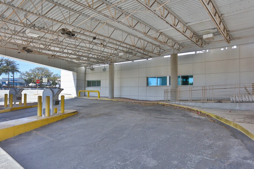 More Photos Of 7000 San Pedro Ave, San Antonio Storefront Retail Office For Sale