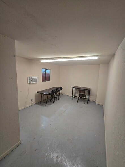 More Photos Of 3050 W 4th Ave, Apache Junction Warehouse For Lease