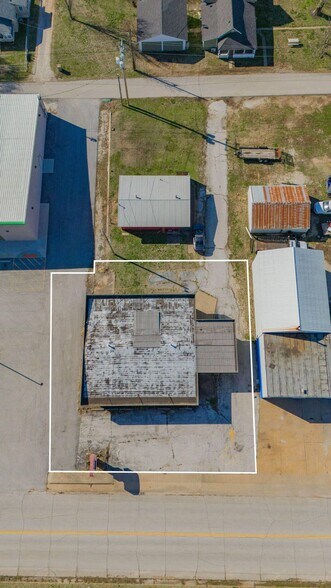 More Photos Of 104 E Tilden St, Humansville Bank For Sale