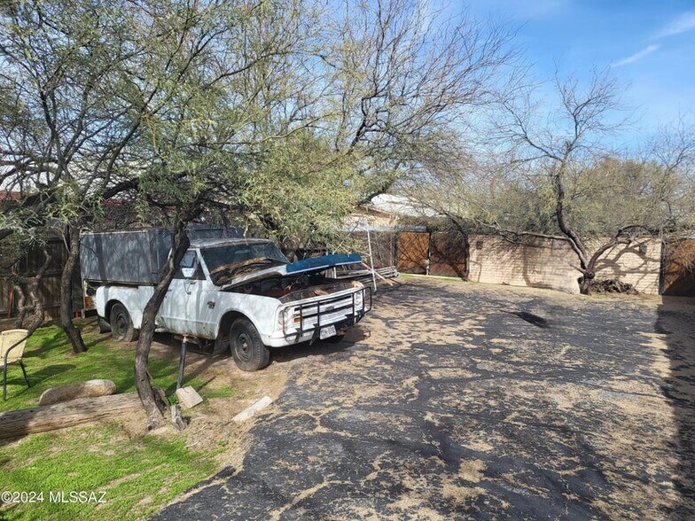 More Photos Of 1750 W Roger Rd, Tucson Auto Repair For Sale
