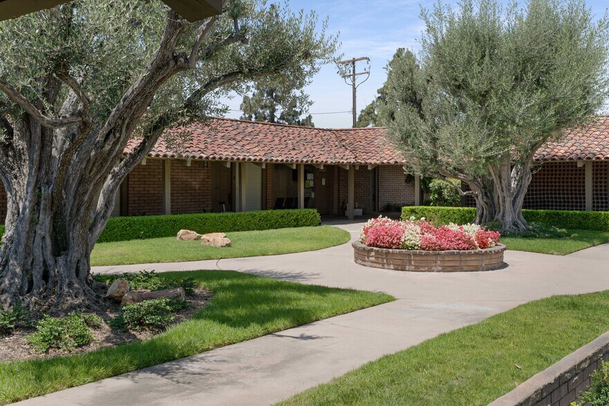 More Photos Of 13420 Newport Ave, Tustin Medical For Lease