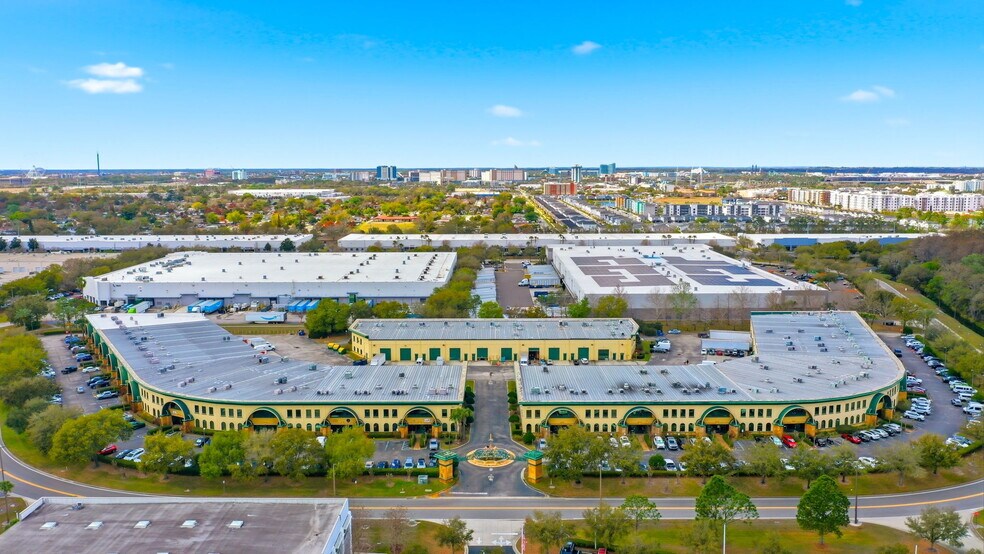 More Photos Of 6881 Kingspointe Pky, Orlando Flex For Lease