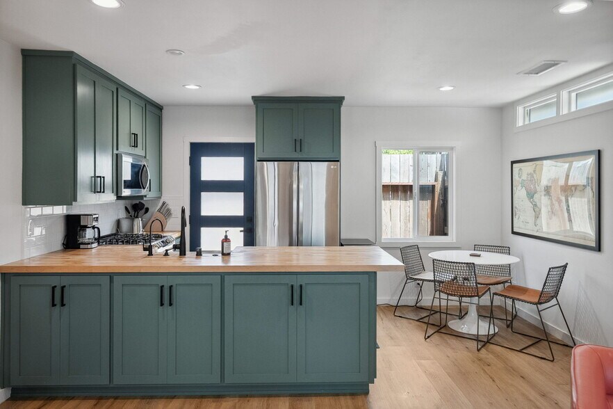 More Photos Of 4852 S Centinela Ave, Los Angeles Multifamily For Sale