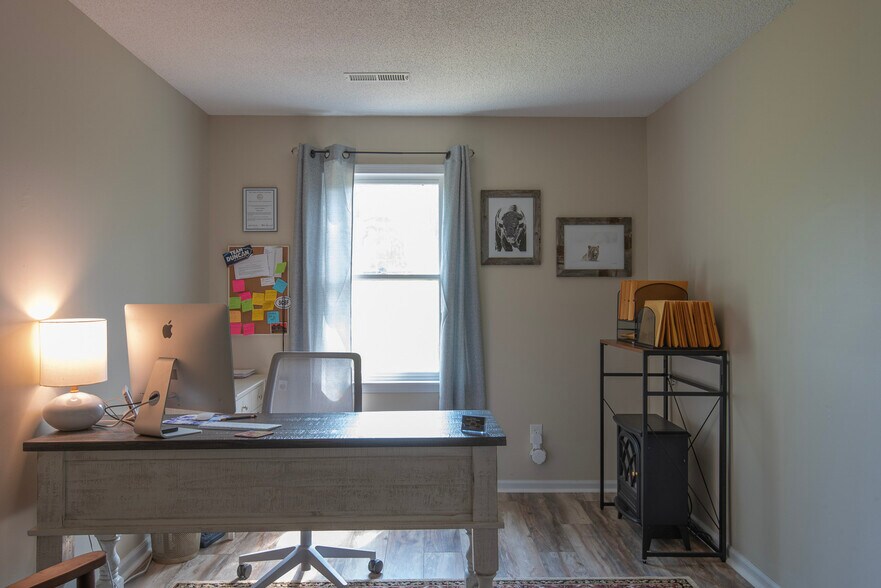 More Photos Of 12 Boardwalk Pl, Seneca Medical For Lease