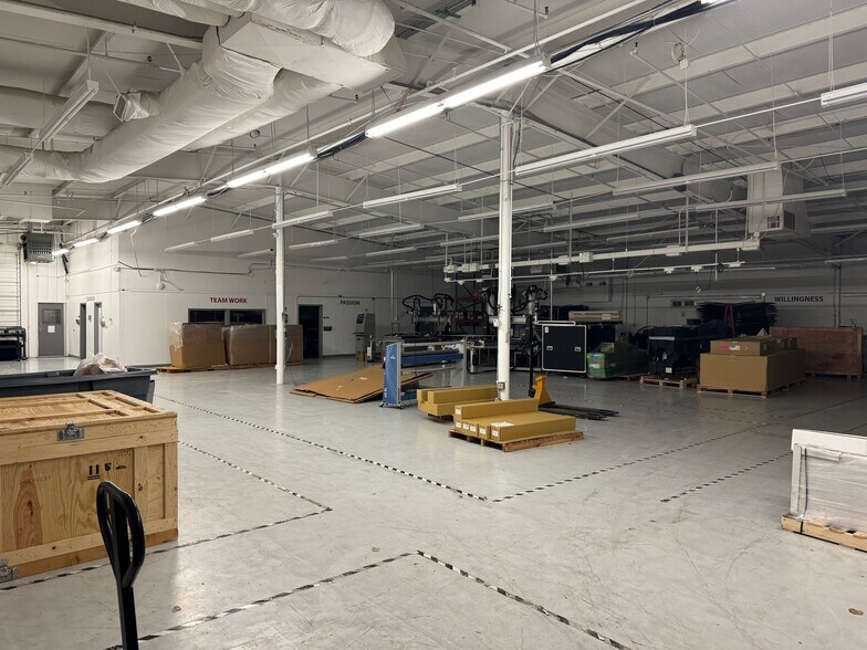 More Photos Of 7700 E 38th St, Tulsa Manufacturing For Sale