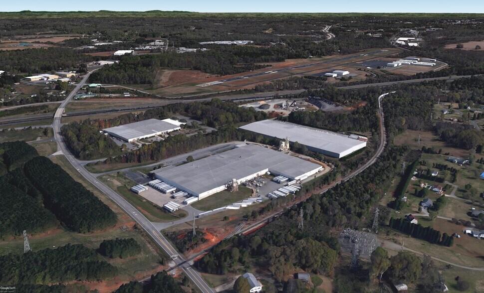 More Photos Of 647 Hargrave Rd, Lexington Warehouse For Lease