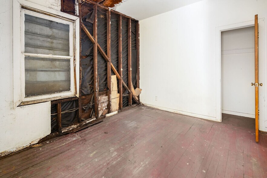 More Photos Of 4712 International Blvd, Oakland Specialty For Sale