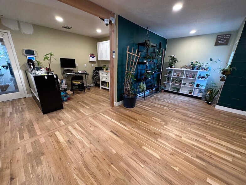 More Photos Of 120 Thoma St, Reno Storefront Retail Residential For Sale