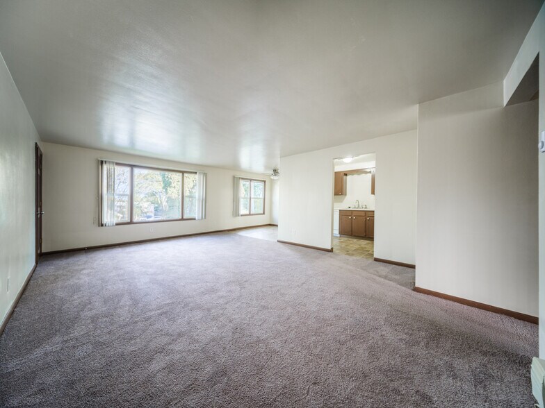 More Photos Of 302 Monmouth Ave S, Monmouth Apartments For Sale
