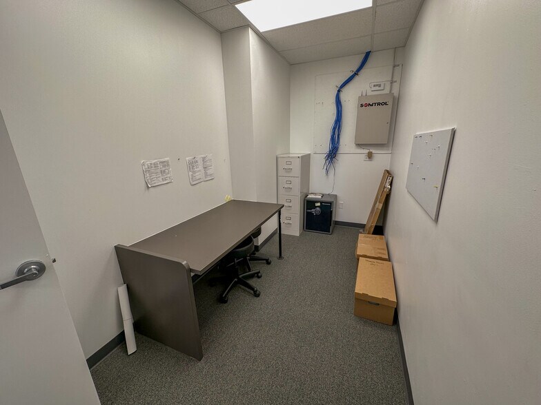 More Photos Of 1514-1528 W Springfield Rd, Taylorville Unknown For Lease