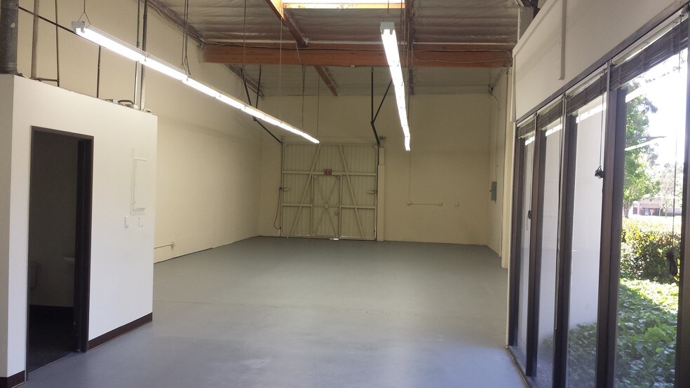 More Photos Of 23322 South Pointe Dr, Laguna Hills Industrial For Lease