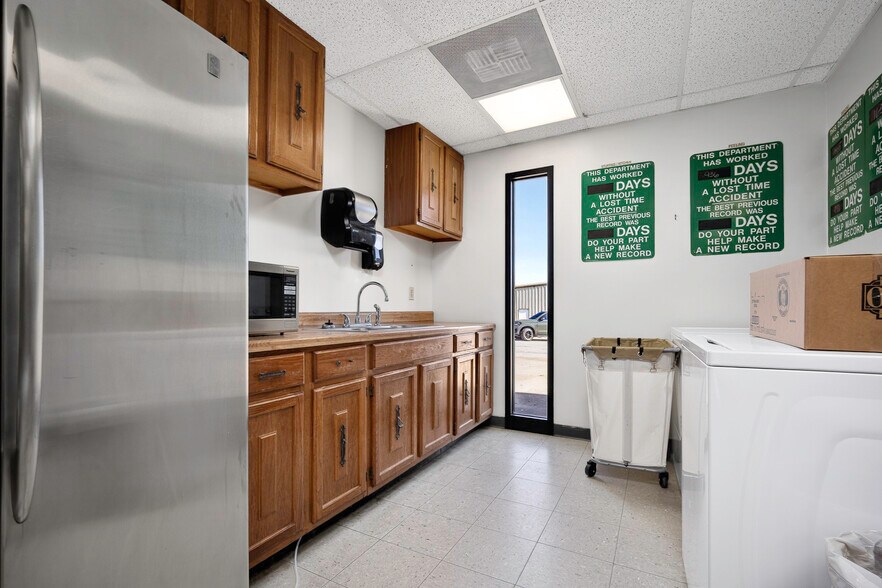More Photos Of 1820 N Council Rd, Blanchard Food Processing For Sale