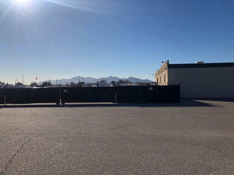 More Photos Of 439 S 3rd Ave, Avondale Manufacturing For Sale
