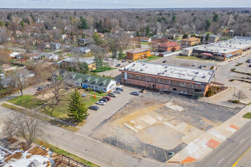 More Photos Of 241 Louis St, East Lansing Apartments For Sale