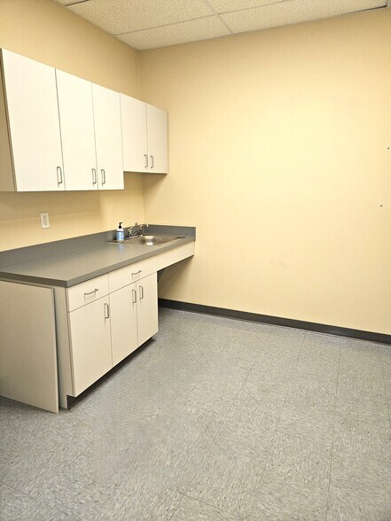 More Photos Of 65 Mathewson Dr, Weymouth Flex For Lease