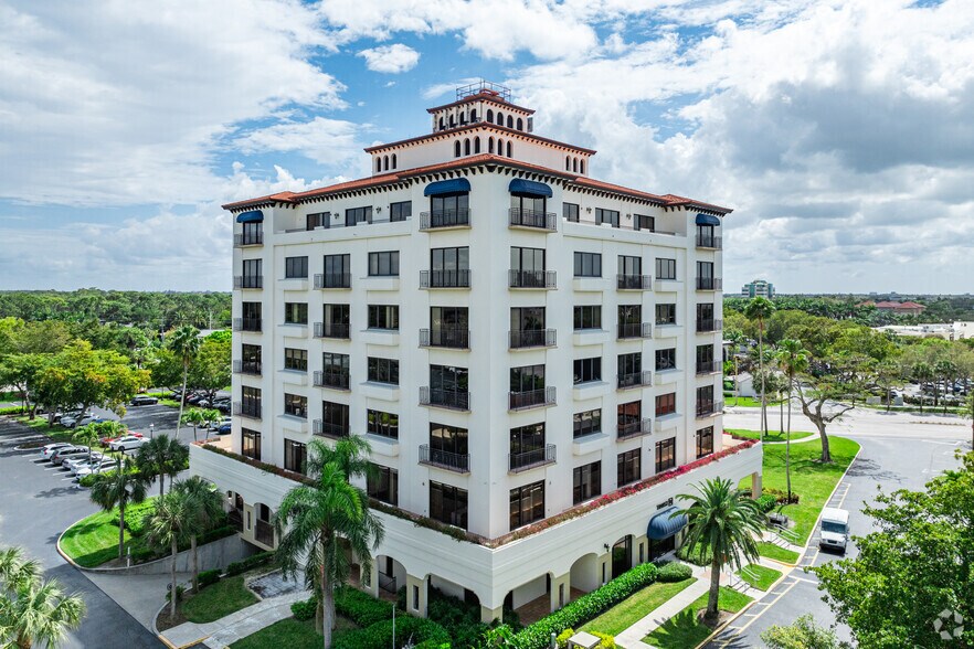 More Photos Of 801 Laurel Oak Dr, Naples Office For Lease