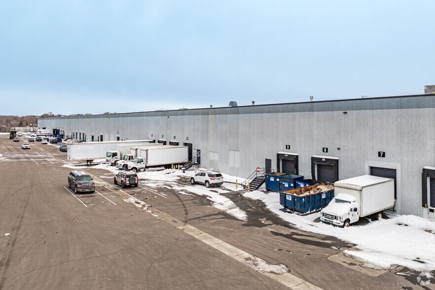 More Photos Of 6533 Flying Cloud Dr, Eden Prairie Showroom For Lease