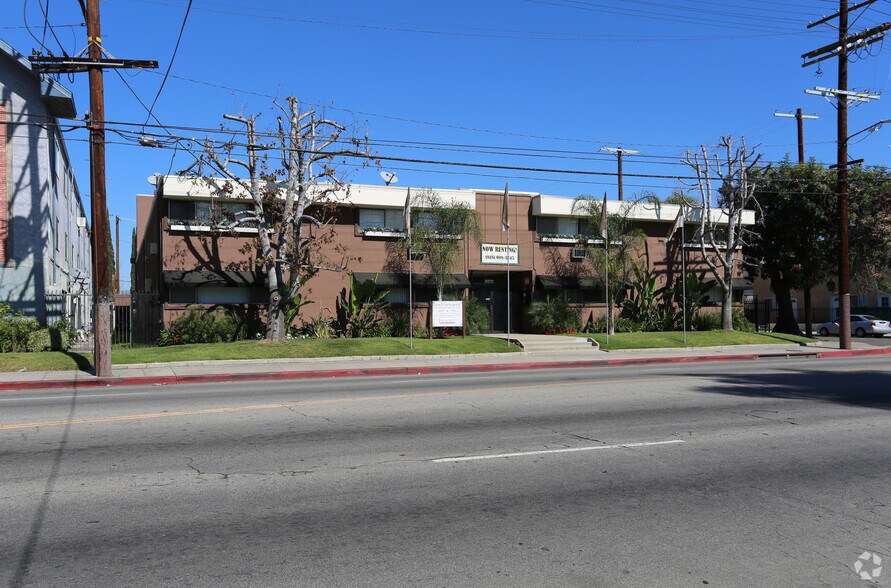 More Photos Of 15405 Vanowen St, Van Nuys Apartments For Sale