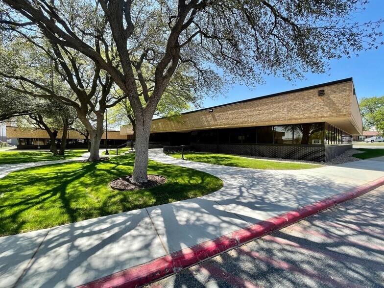 More Photos Of 1616 S Kentucky St, Amarillo Unknown For Lease