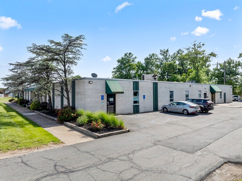 More Photos Of 1501 Livingston Ave, North Brunswick Medical For Lease