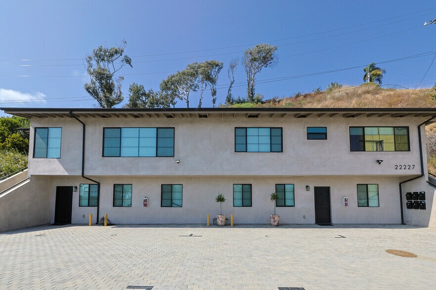 More Photos Of 22227 Pacific Coast Hwy, Malibu Apartments For Sale