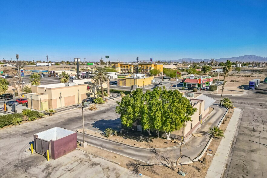 More Photos Of 379 S Lovekin Blvd, Blythe Fast Food For Lease