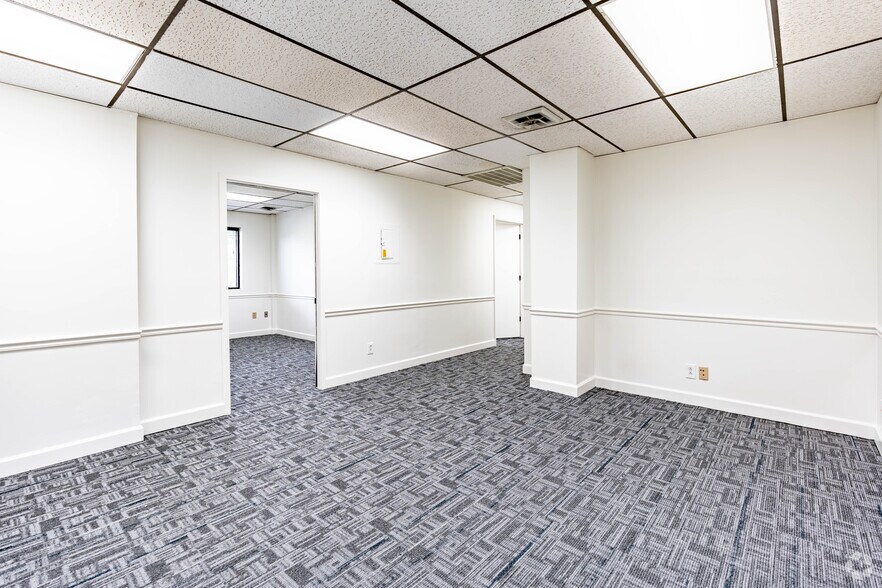 More Photos Of 4205-4219 Hillsboro Pike, Nashville Medical For Lease