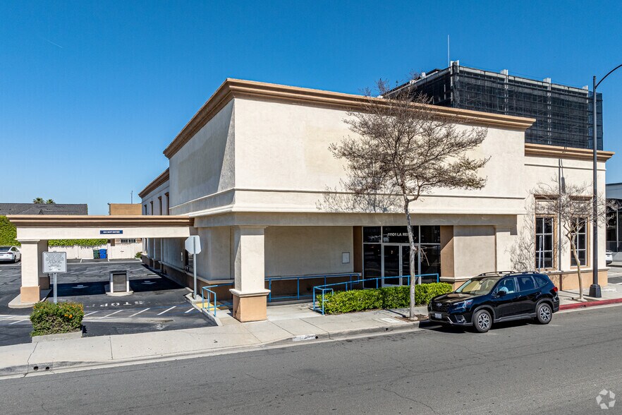 Primary Photo Of 11101 La Reina Ave, Downey Bank For Lease