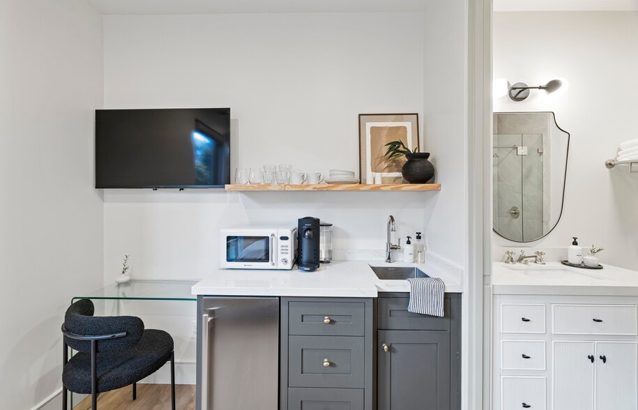More Photos Of 1018 Garden St, Santa Barbara Hotel For Sale