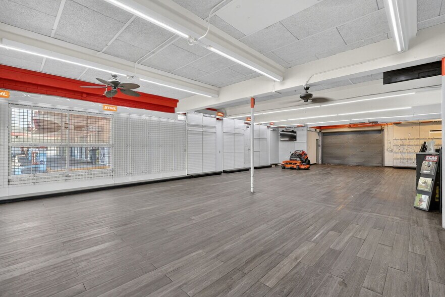 More Photos Of 1035 W Highway 50, Clermont General Retail For Sale