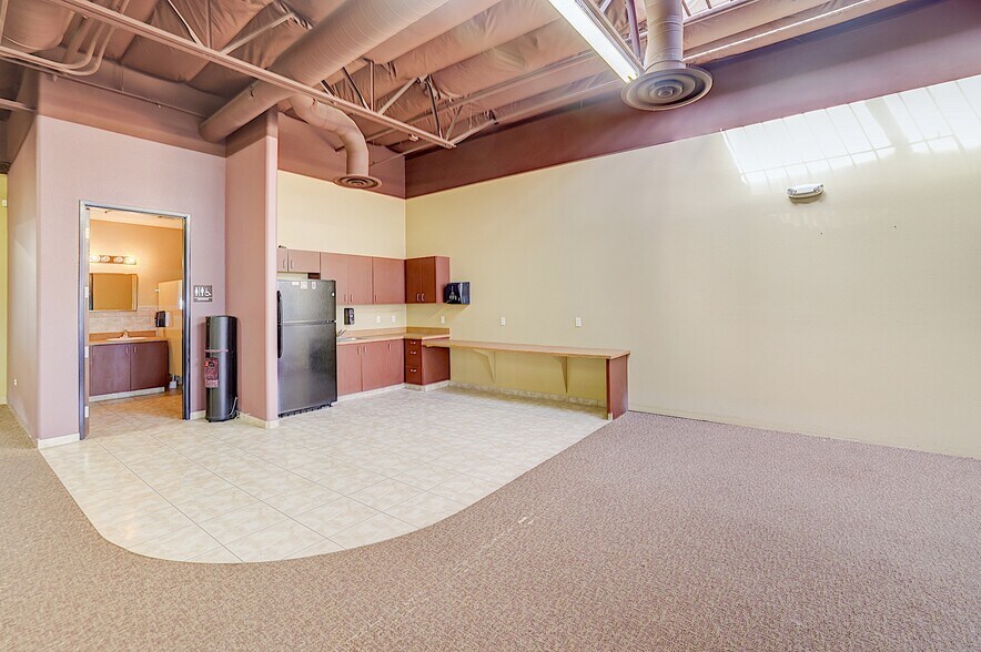 More Photos Of 6525 S Bruce St, Las Vegas Warehouse For Lease