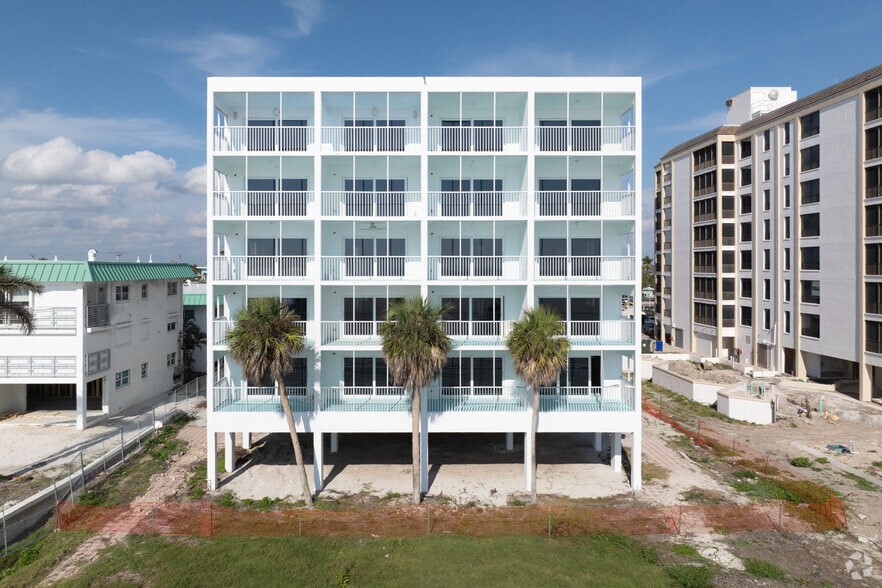 More Photos Of 6530 Estero Blvd, Fort Myers Hotel For Sale