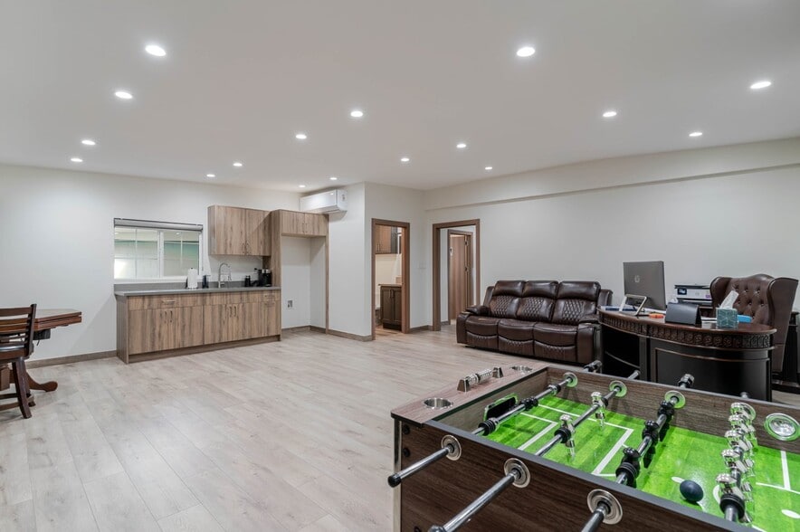 More Photos Of 11635-11637 Tuxford St, Sun Valley Warehouse For Sale