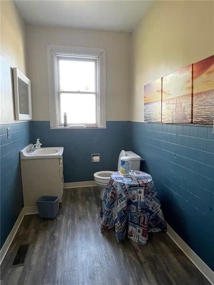 More Photos Of 400 N Chestnut St, Derry Office Residential For Sale