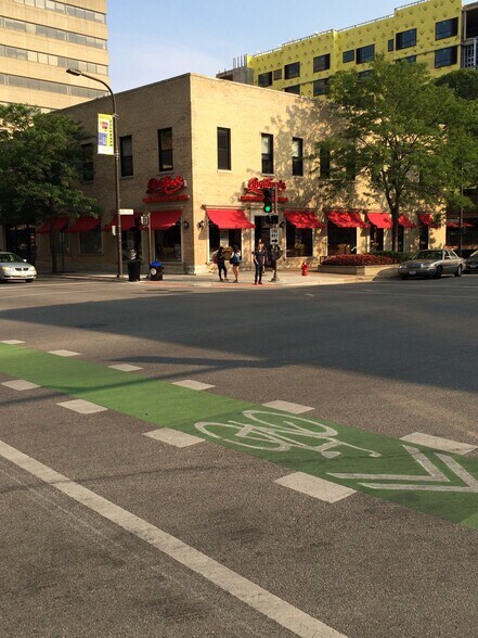 More Photos Of 1527 Chicago Ave, Evanston Storefront Retail Office For Lease