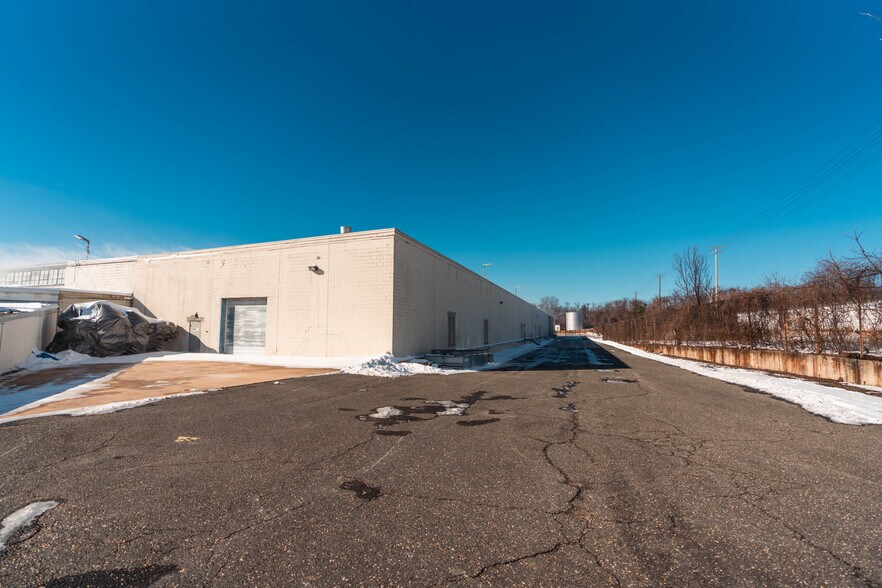 More Photos Of 2000 Washington Blvd, Baltimore Warehouse For Lease