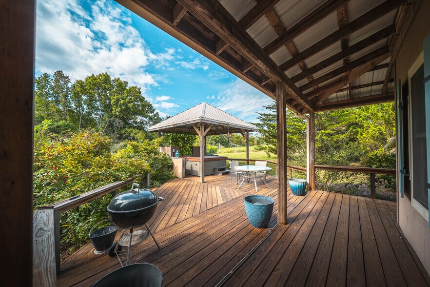 More Photos Of 295 Panthers Den Rd, Makanda Hotel For Sale