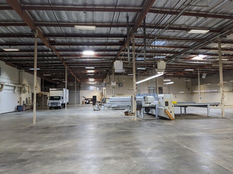 More Photos Of 351 Demeter St, East Palo Alto Warehouse For Lease