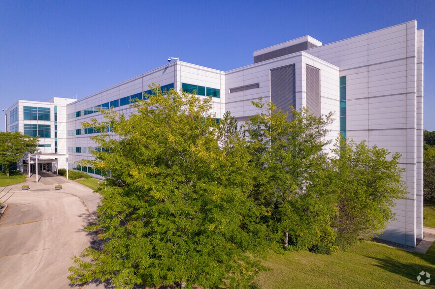 More Photos Of 2001 N Division St, Harvard Manufacturing For Lease