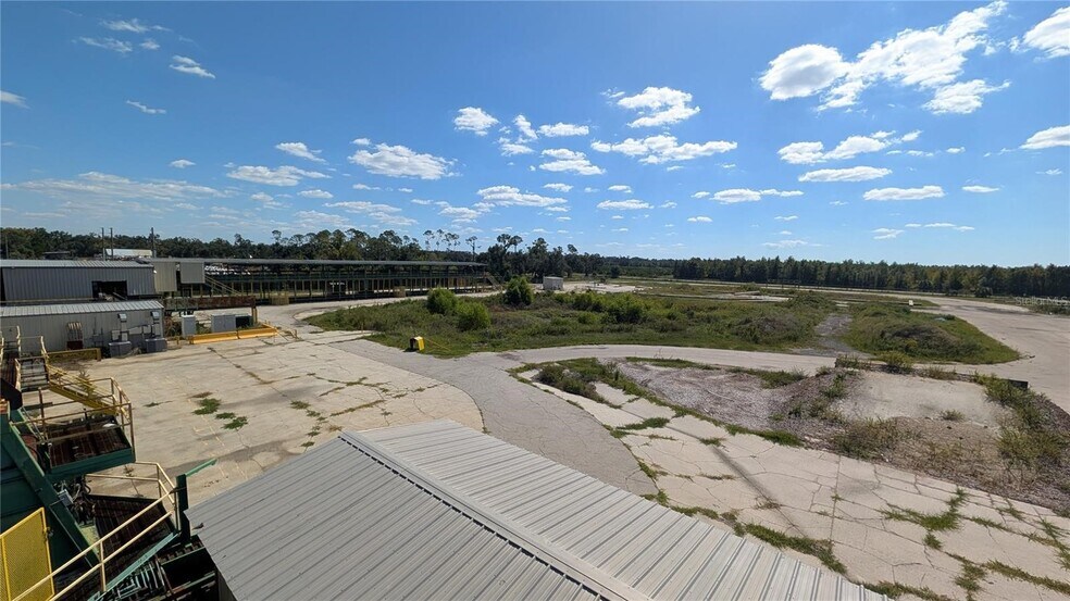 More Photos Of 1509 S Byron Butler Pky, Perry Manufacturing For Lease