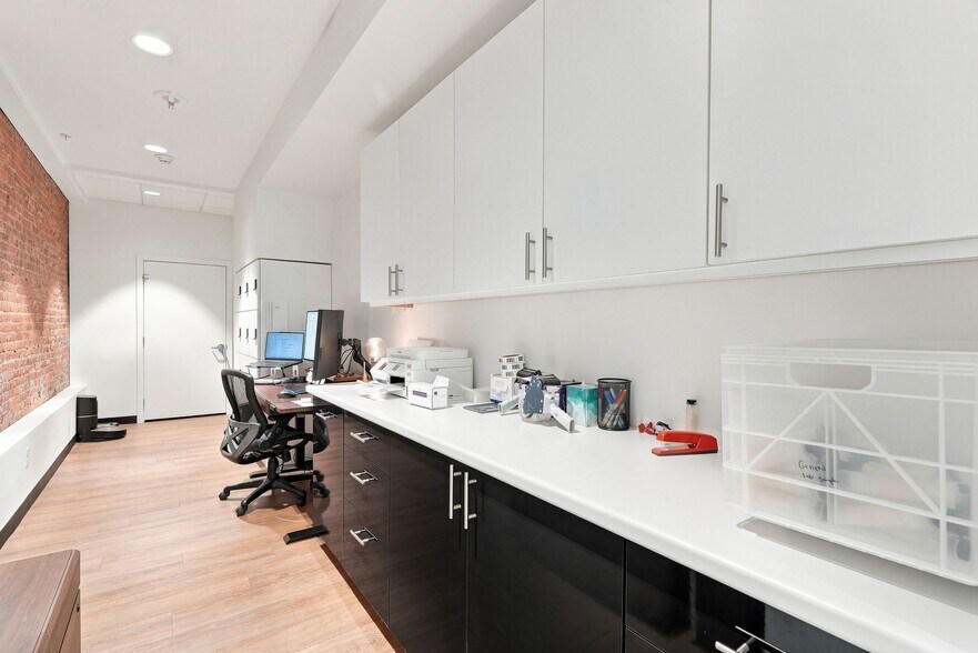 More Photos Of 510 W Riverside Ave, Spokane Office For Lease