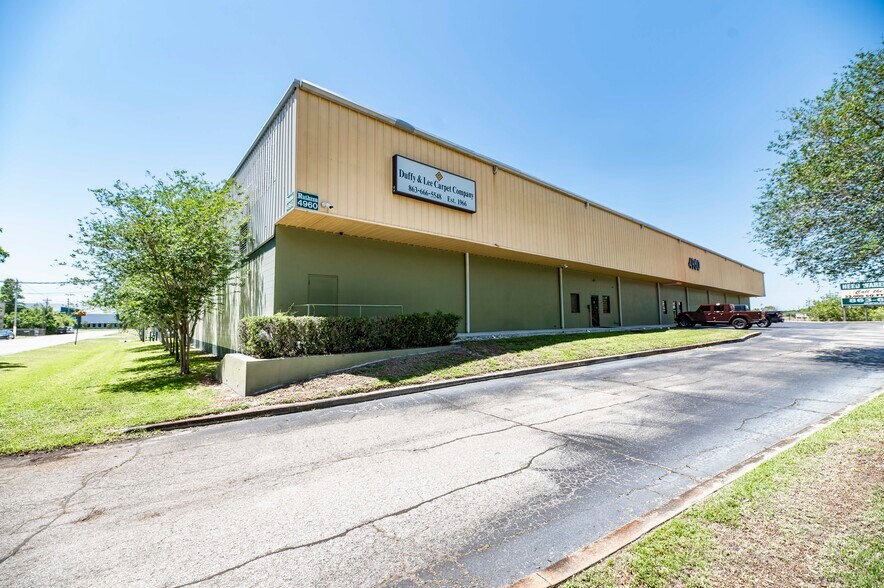 More Photos Of 4960 E Lakeland Commerce Pky, Lakeland Flex For Lease