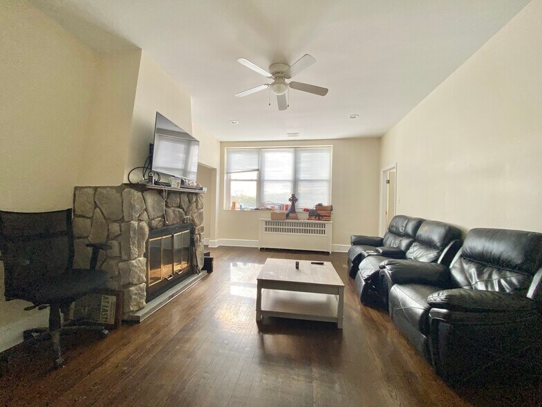 More Photos Of 8329 Delaware Ave, Upper Darby Service For Sale