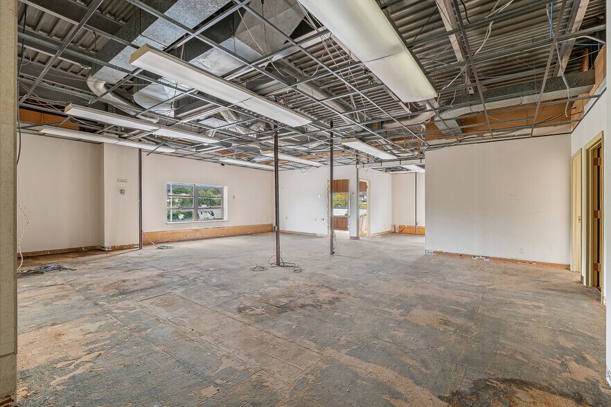 More Photos Of 90 E Union St, Wilkes-Barre Light Distribution For Lease