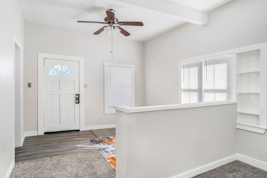More Photos Of 1110 W Ashby Pl, San Antonio Apartments For Sale