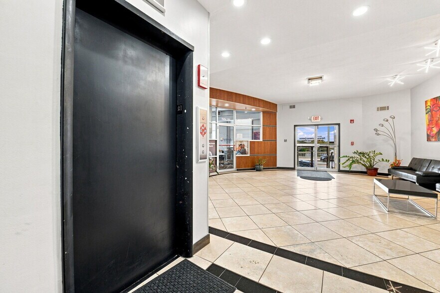 More Photos Of 31 W Downer Pl, Aurora Office For Sale