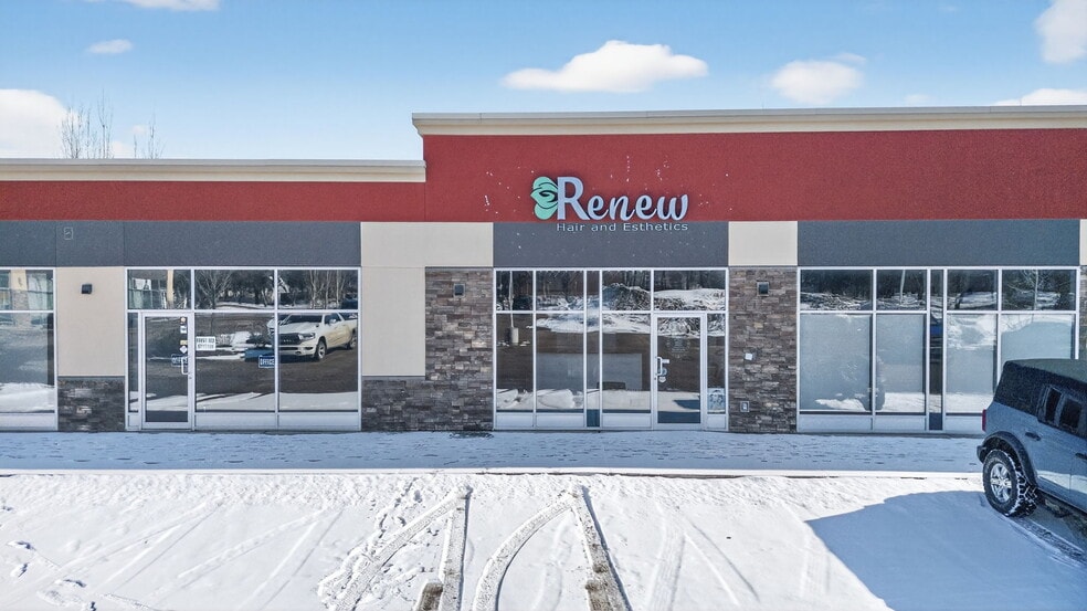More Photos Of 10451 99 Ave, Fort Saskatchewan Storefront For Sale