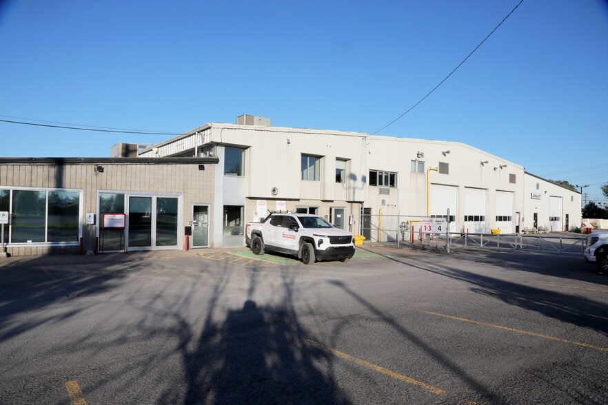 More Photos Of 1396 Windmill Ln, Ottawa Industrial For Sale