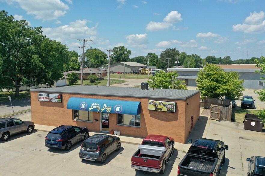 Primary Photo Of 401 N Limit St, Lincoln Freestanding For Sale