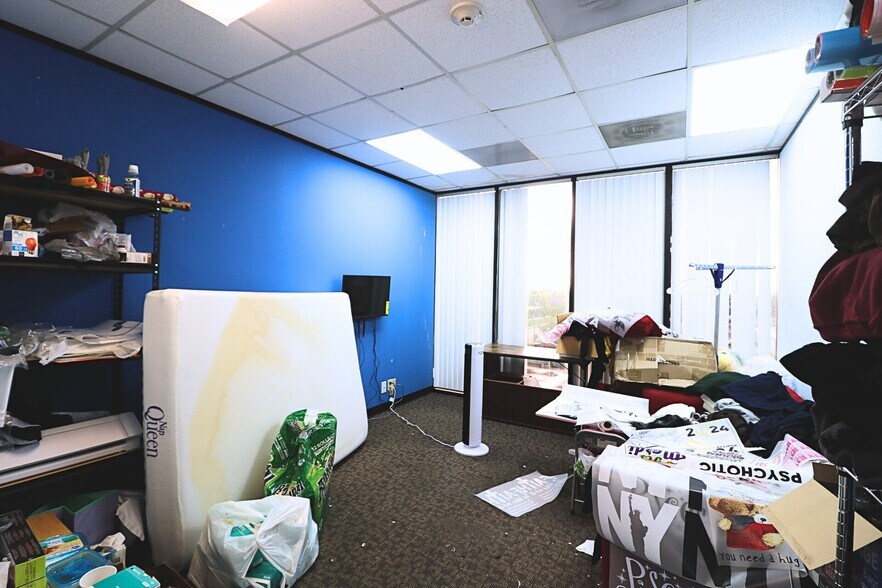 More Photos Of 6100 Corporate Dr, Houston Medical For Sale